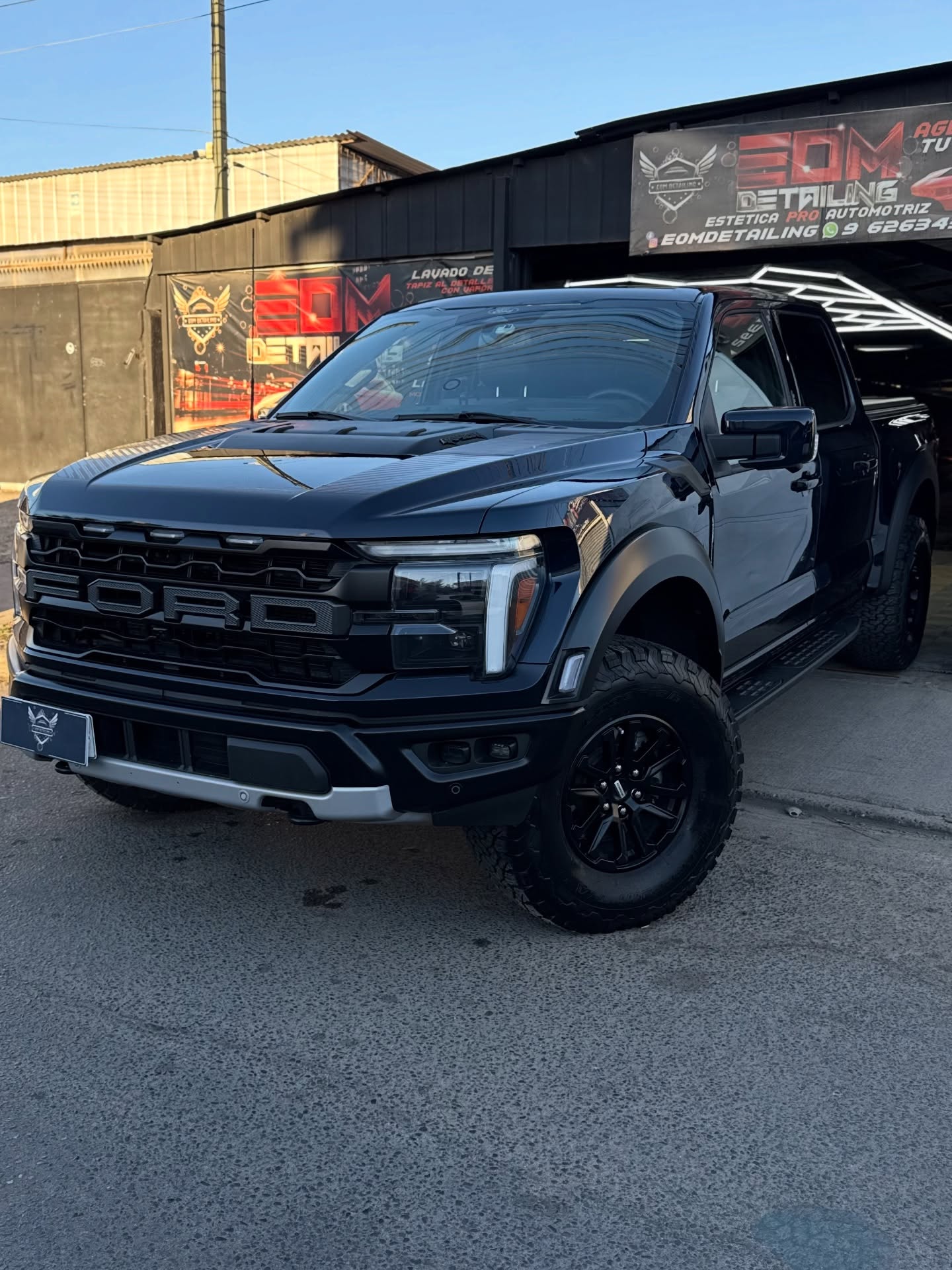 Ford Raptor con pulido profesional en EOM Detailing Chile